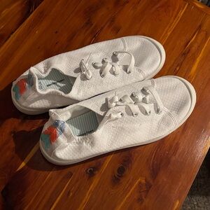 Time and Tru White Sneakers with Chevron Detail